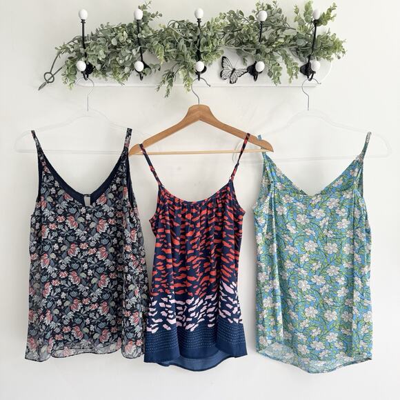 CAbi Bundle Of 3 Floral Tank Tops XS DG - Picture 2 of 4